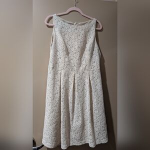 Jones Wear Cream Lace Strapless Cocktail Dress